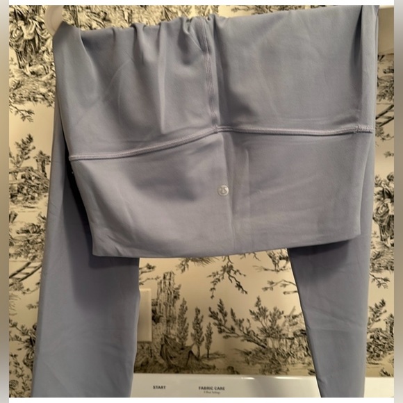 Lululemon Align High-Rise Pant 25" pale pastel blue - Picture 3 of 3